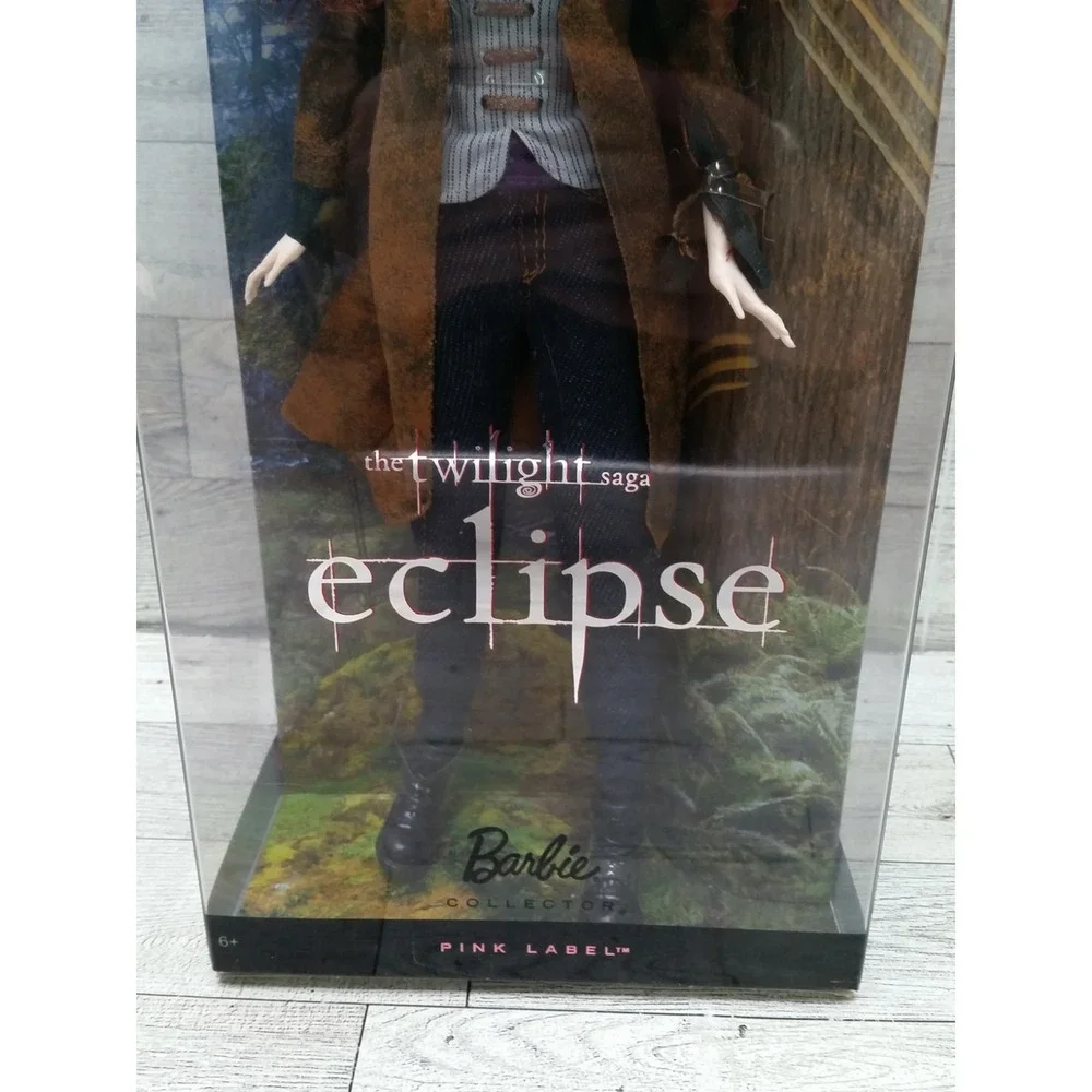 Twilight Saga Eclipse Victoria Barbie Doll Pink Label 2010 Mattel Collector New
